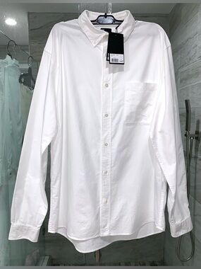 The KOOPLES $175 NWT Classic White Button-Down Men’s Shirt, Size L